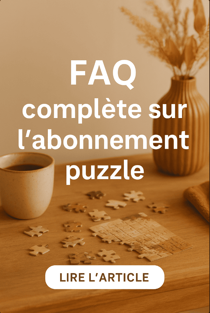 Femme détendue assise dans un intérieur cosy, consultant une FAQ sur l’abonnement puzzle sur son ordinateur portable.